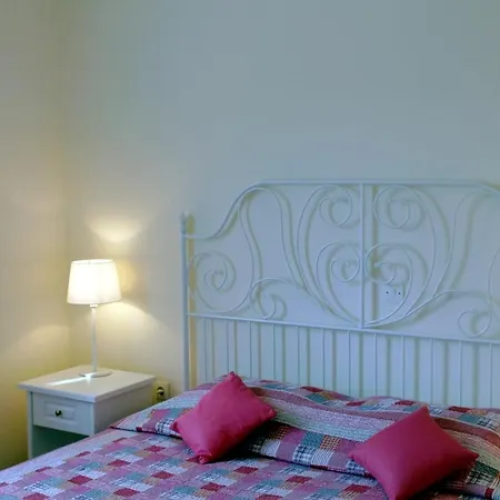 Nikolas House * 기마리