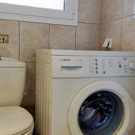 Nikolas House * Gimari