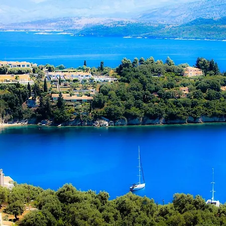 Nikolas House * 기마리