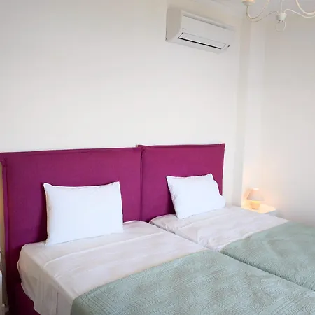 Nikolas House Nyaraló