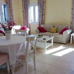 Nikolas House Tatil Evi