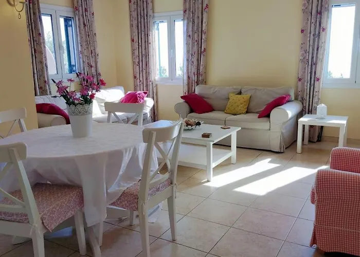 Nikolas House Nyaraló
