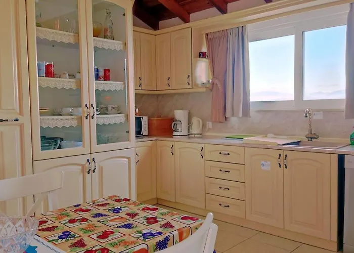 Nyaraló Nikolas House