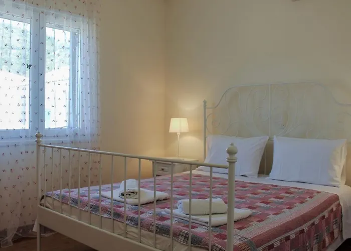 Nyaraló Nikolas House *